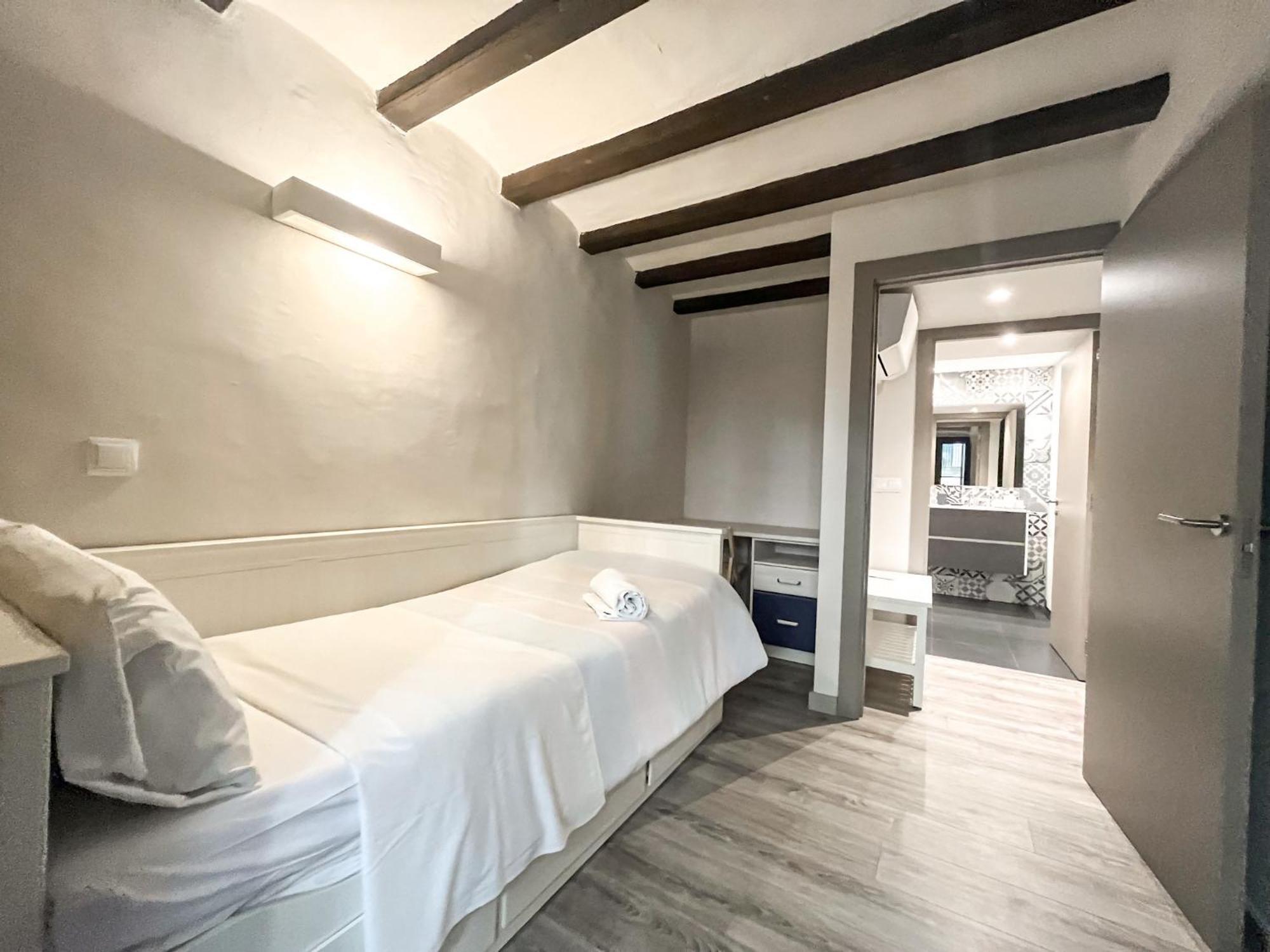 Old Town Duplex With Character Apartment Girona Ngoại thất bức ảnh